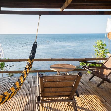 Birdland Beach Club Bolinao Bagian luar foto