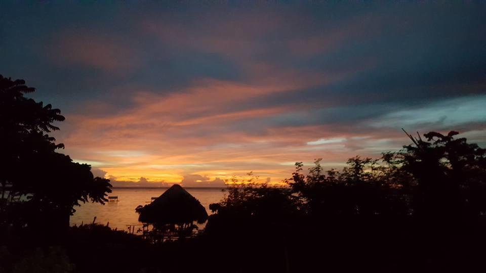 Birdland Beach Club Bolinao Bagian luar foto