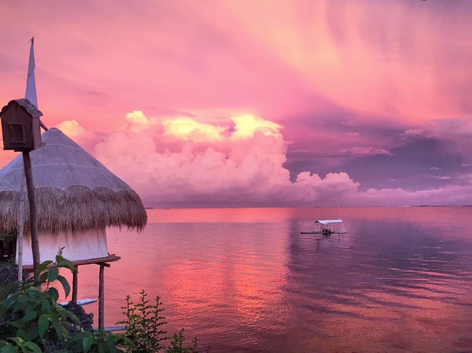 Birdland Beach Club Bolinao Bagian luar foto