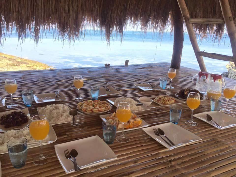 Birdland Beach Club Bolinao Bagian luar foto