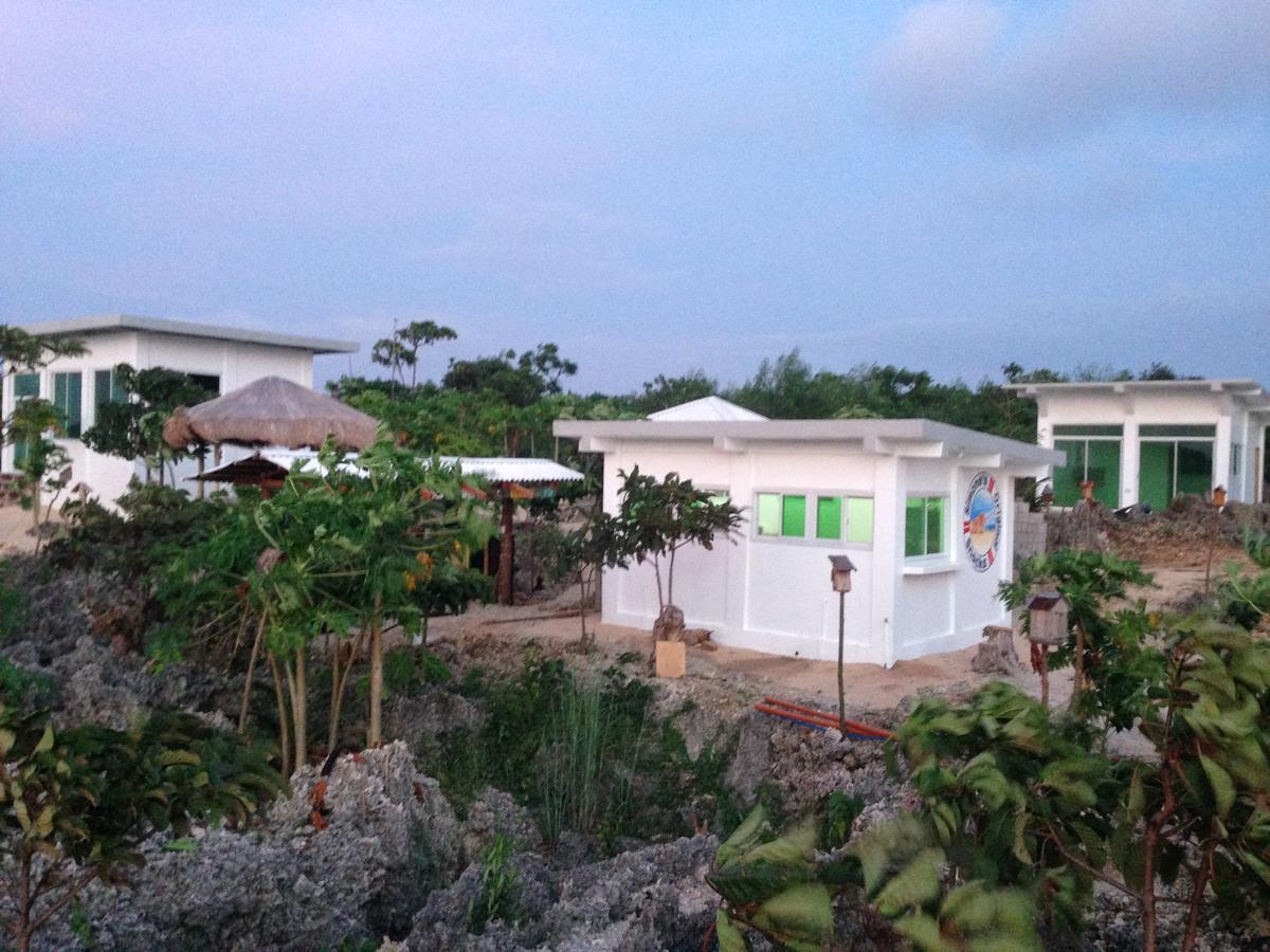 Birdland Beach Club Bolinao Bagian luar foto
