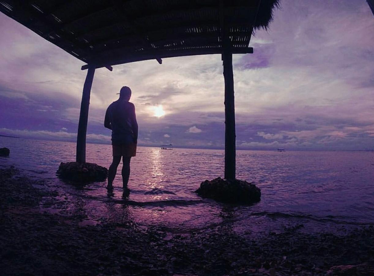 Birdland Beach Club Bolinao Bagian luar foto