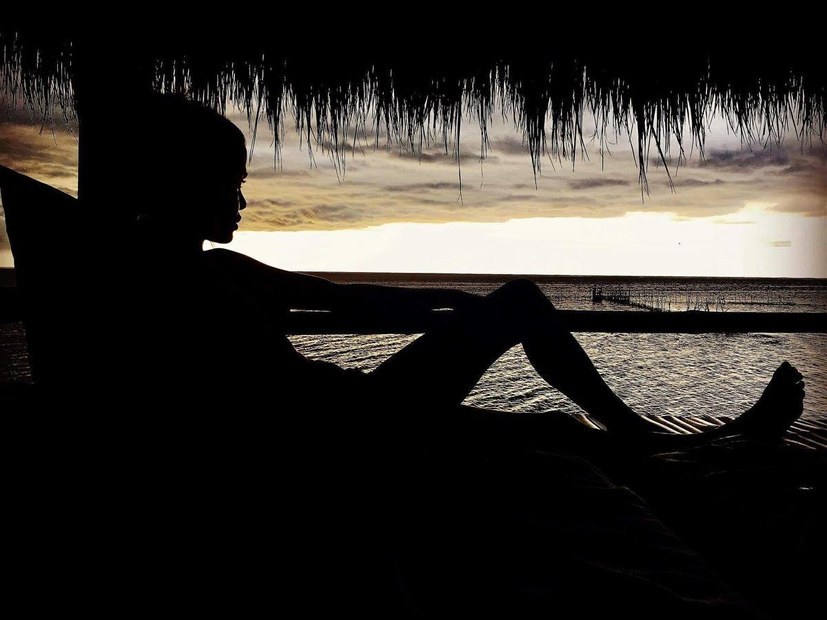 Birdland Beach Club Bolinao Bagian luar foto
