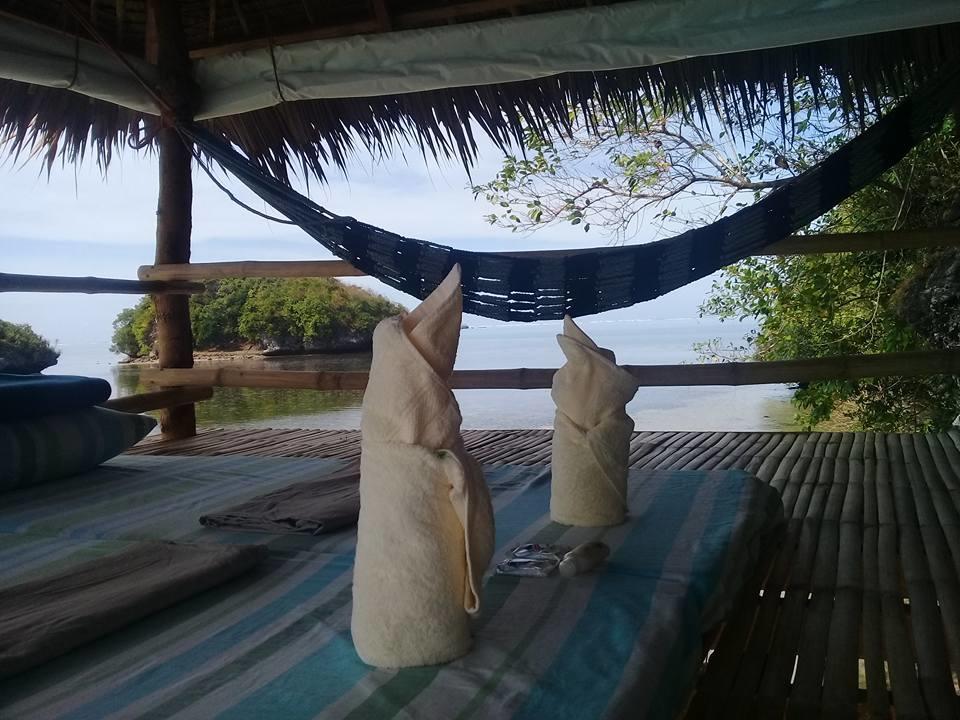 Birdland Beach Club Bolinao Bagian luar foto
